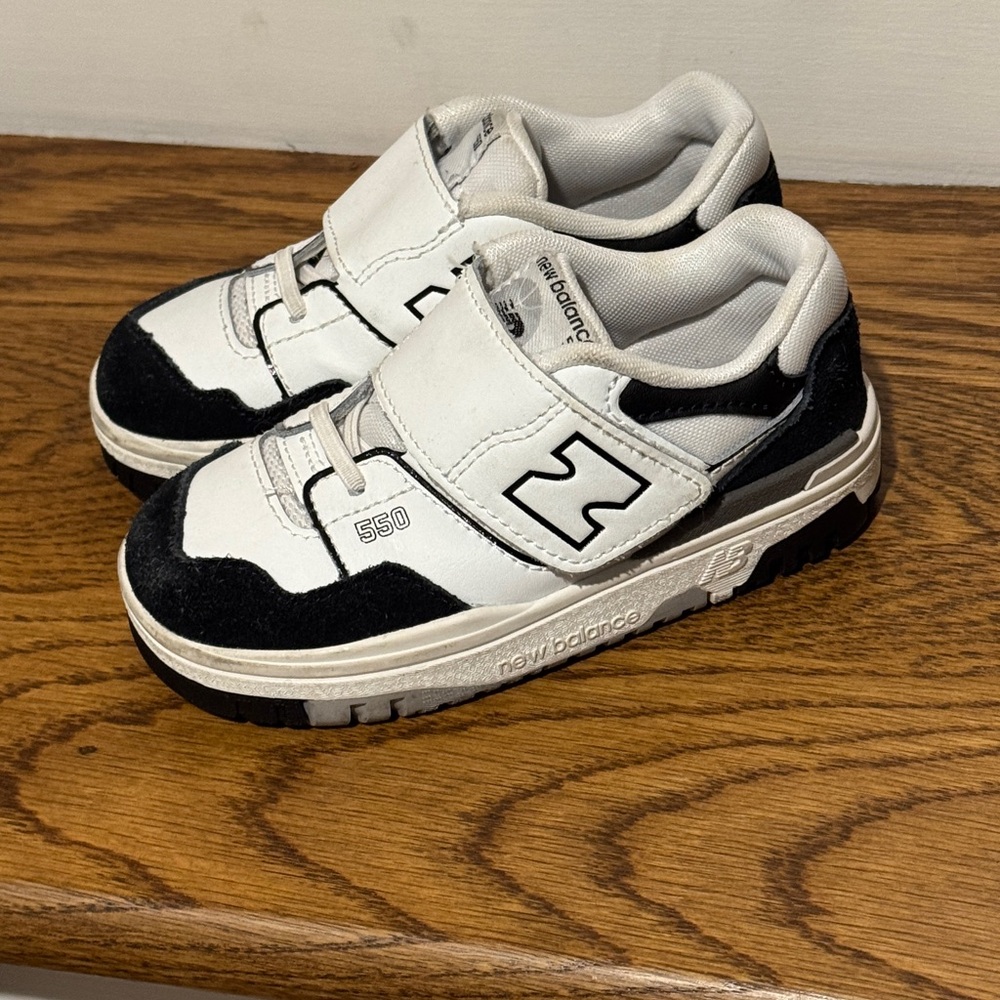 Toddler NB New Balance 550 Black and White Sneakers elastic lace with Velcro 8.5